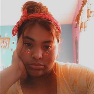 Meet your Posher, Esmeralda